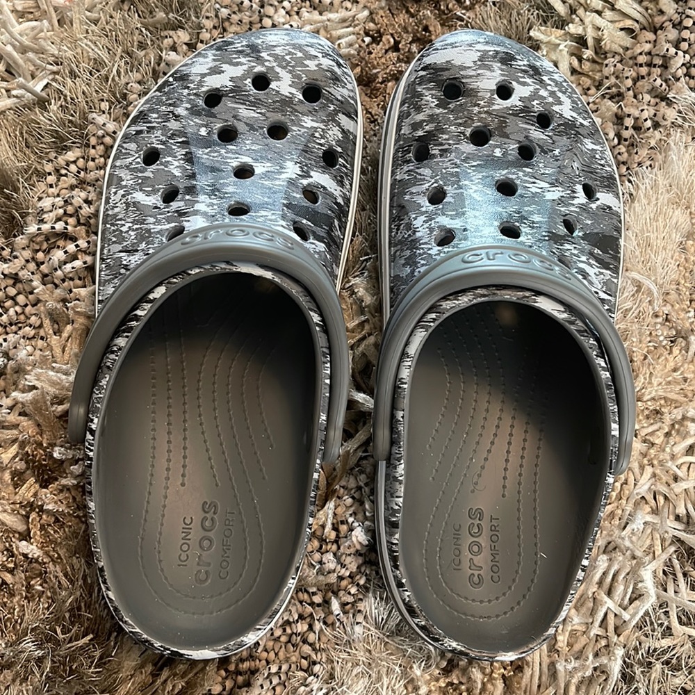 Like new, barely wore. No scratches. Taking the best offer.